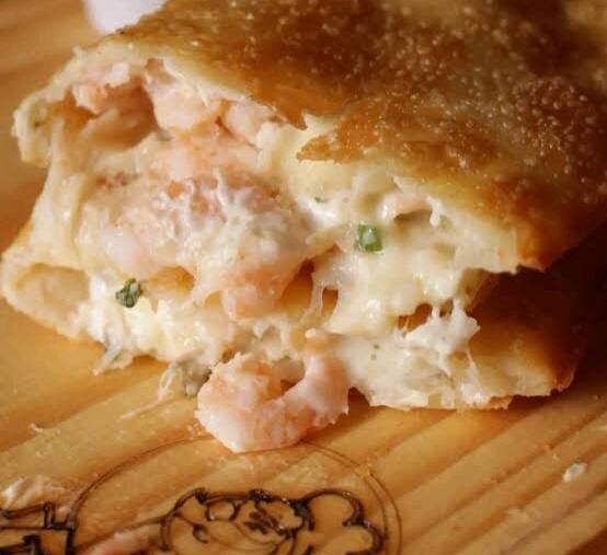 Pastel Camarão com queijo